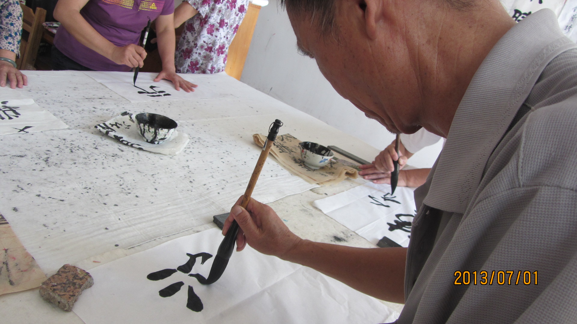 老年大学书画班庆‘七一’113 / 作者:牧童 / 帖子ID:91884