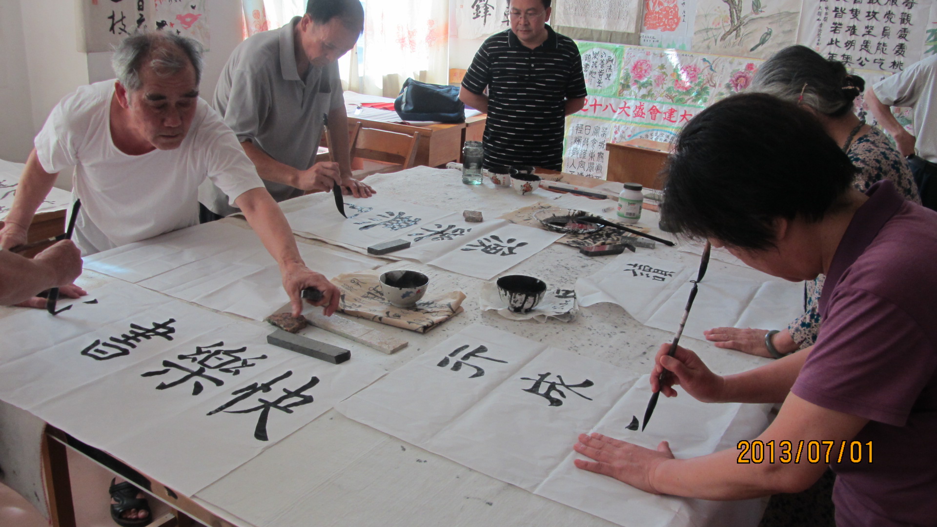 老年大学书画班庆‘七一’526 / 作者:牧童 / 帖子ID:91884