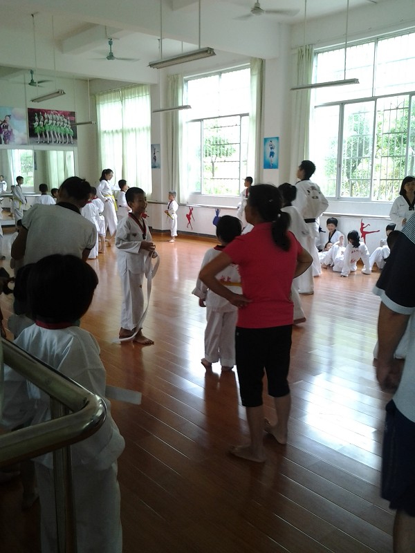 赶闹子了424 / 作者:镜中花 / 帖子ID:93611