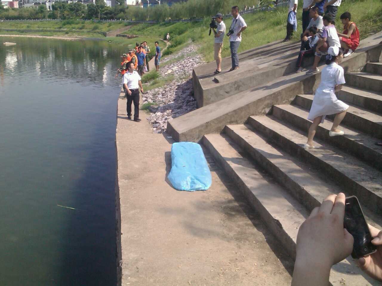 滨江苑发生溺水事件 尸体已经找到238 / 作者:键盘上的音符 / 帖子ID:93724