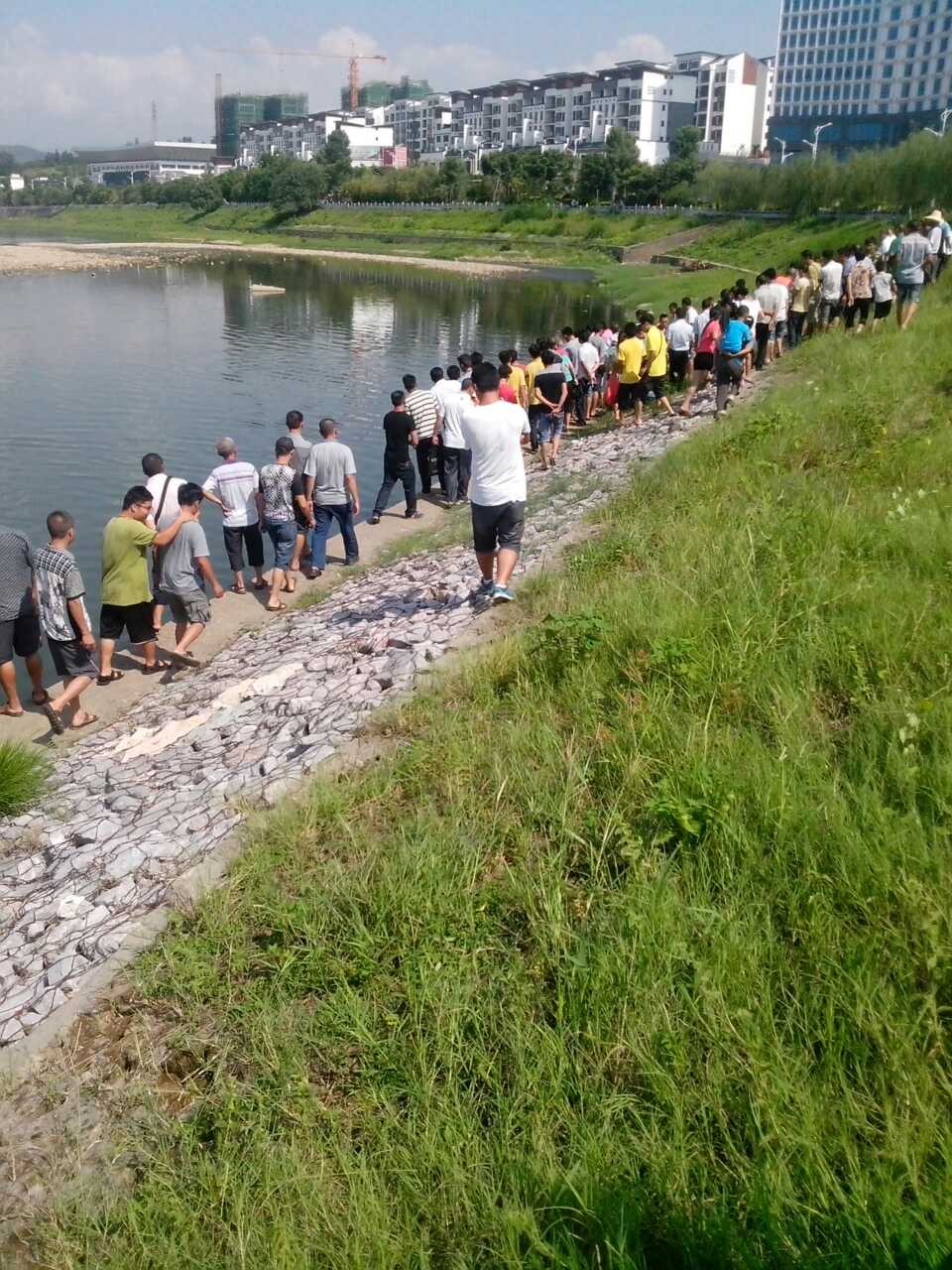 滨江苑发生溺水事件 尸体已经找到673 / 作者:键盘上的音符 / 帖子ID:93724