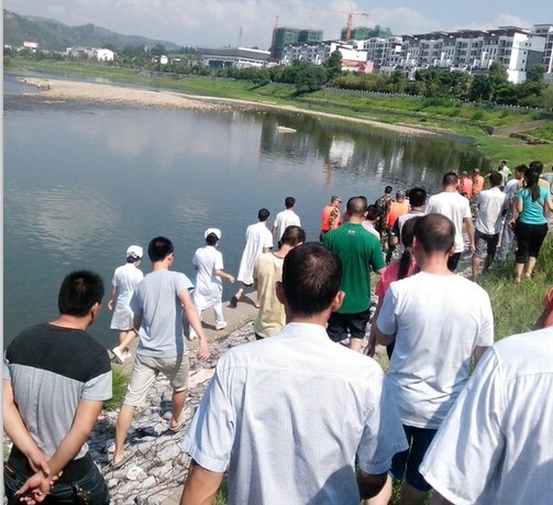 滨江苑发生溺水事件 尸体已经找到462 / 作者:键盘上的音符 / 帖子ID:93724