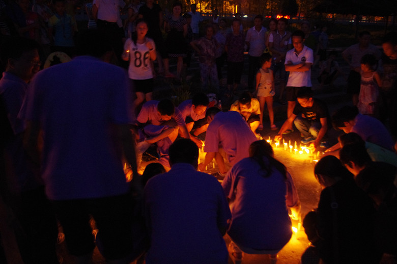 恭城县大学生西部计划志愿者为已故志愿者举行默哀仪式485 / 作者:在即墨YOy / 帖子ID:93754