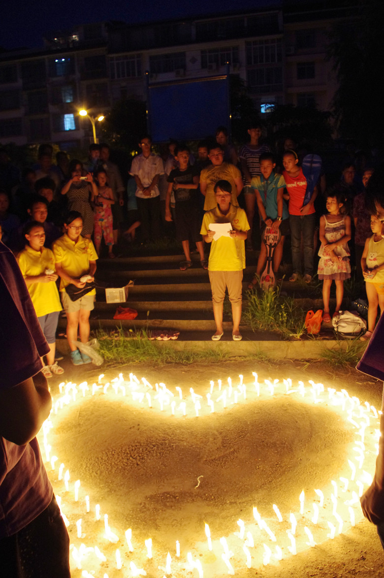 恭城县大学生西部计划志愿者为已故志愿者举行默哀仪式178 / 作者:在即墨YOy / 帖子ID:93754
