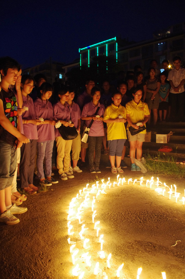 恭城县大学生西部计划志愿者为已故志愿者举行默哀仪式77 / 作者:在即墨YOy / 帖子ID:93754