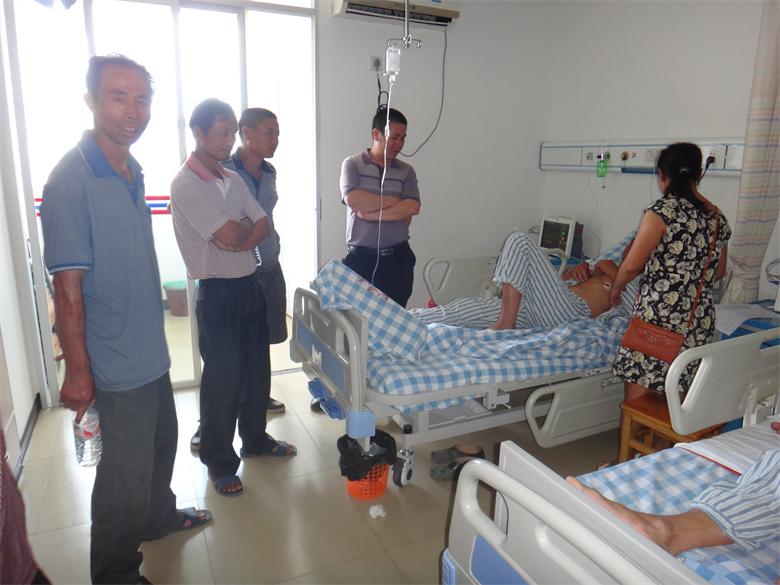 四名燕子山坍方事故伤者在县医院接受治疗112 / 作者:椪柑 / 帖子ID:93798