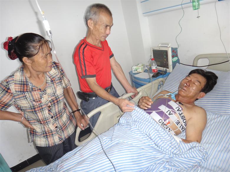 四名燕子山坍方事故伤者在县医院接受治疗195 / 作者:椪柑 / 帖子ID:93798