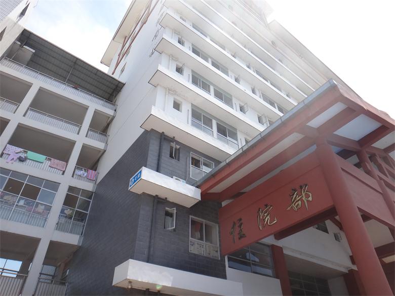 四名燕子山坍方事故伤者在县医院接受治疗269 / 作者:椪柑 / 帖子ID:93798