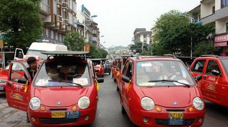 电影《摩的惊魂》于恭城街激情上演86 / 作者:容容 / 帖子ID:93848