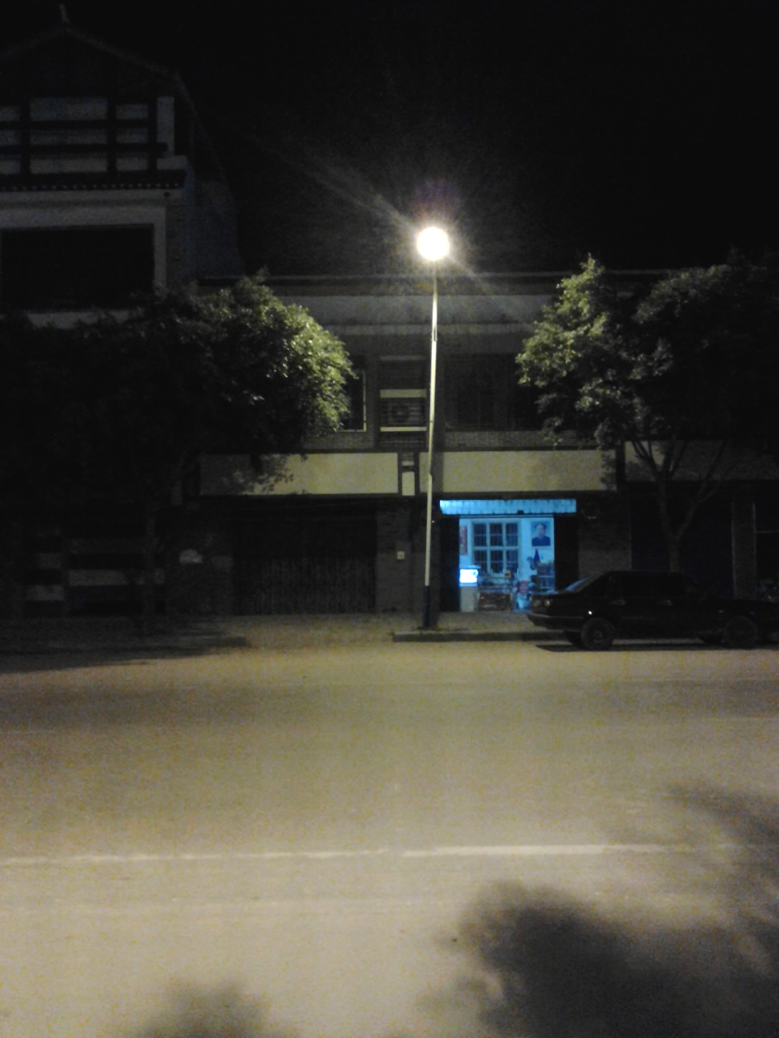 这样的路灯让人担心啊688 / 作者:镜中花 / 帖子ID:93888