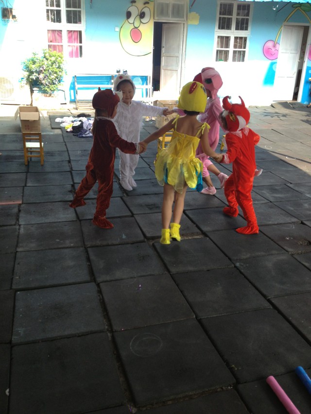 小博士民族幼儿园8月9日晚毕业典礼913 / 作者:爱哭鬼 / 帖子ID:93896