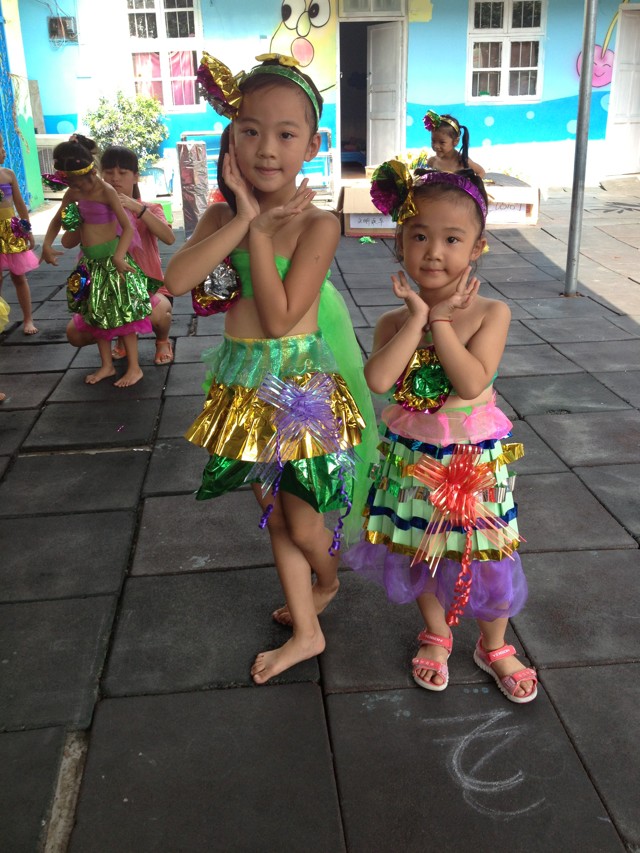 小博士民族幼儿园8月9日晚毕业典礼935 / 作者:爱哭鬼 / 帖子ID:93896