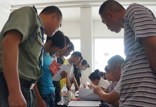 恭城瑶乡男儿踊跃报名参军223 / 作者:茶城路人 / 帖子ID:94043