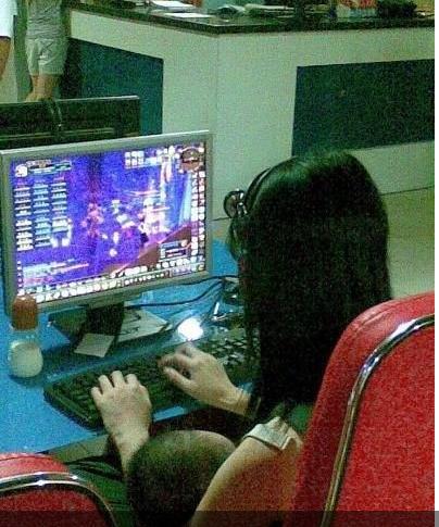 【今日吐槽8.10】网吧囧事：最敬业好队友 玩家逆天睡姿859 / 作者:容容 / 帖子ID:94080