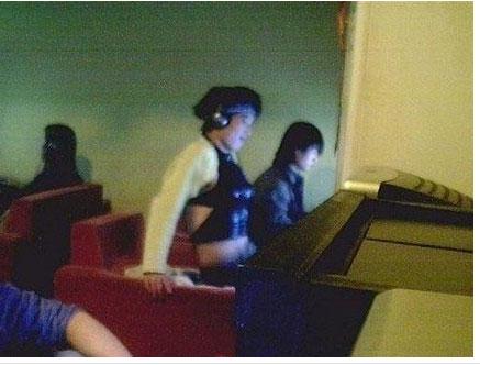 【今日吐槽8.10】网吧囧事：最敬业好队友 玩家逆天睡姿114 / 作者:容容 / 帖子ID:94080