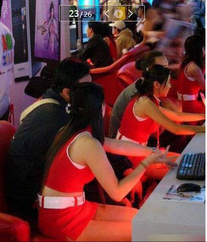 【今日吐槽8.10】网吧囧事：最敬业好队友 玩家逆天睡姿40 / 作者:容容 / 帖子ID:94080