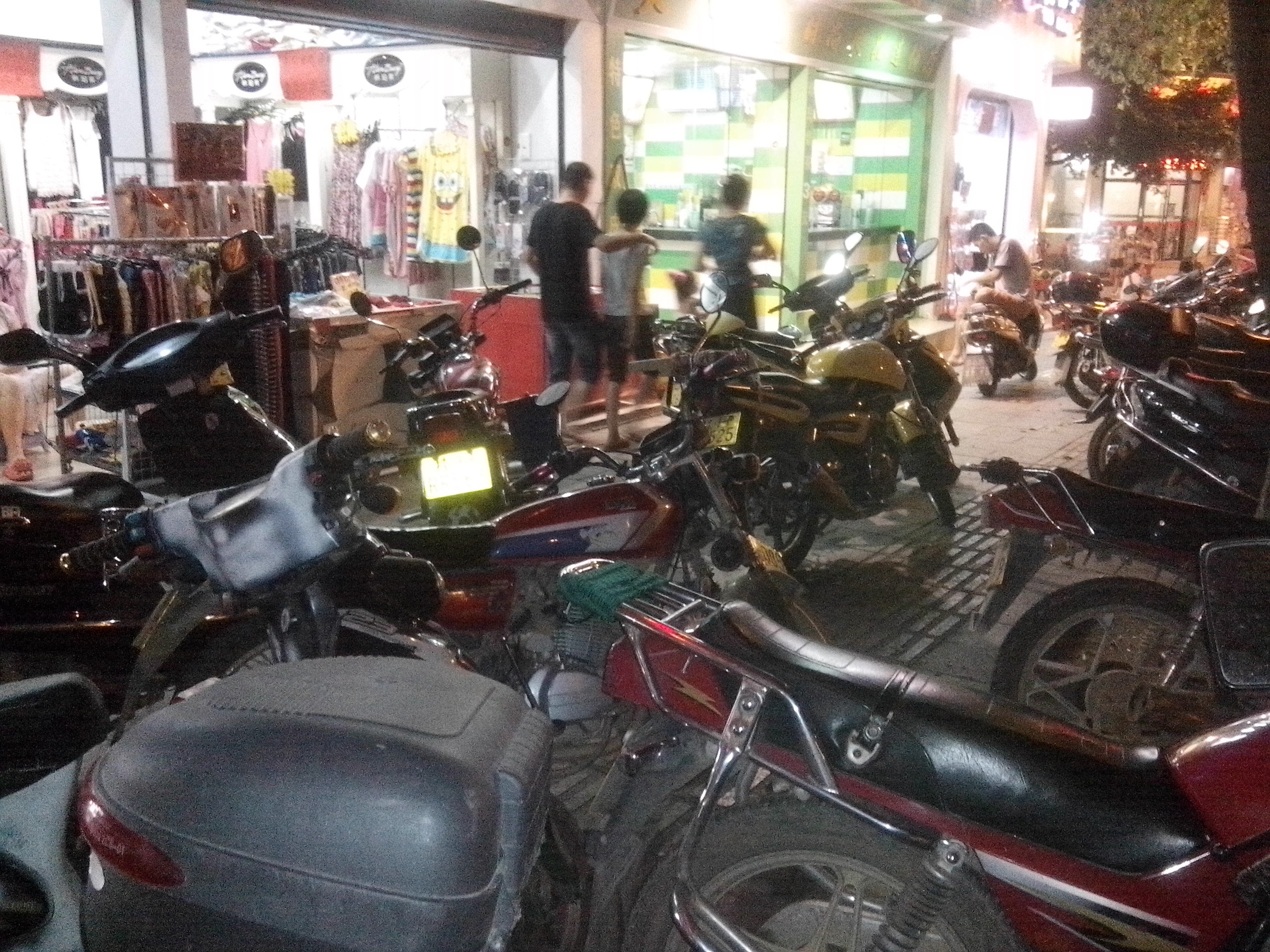 众多摩托  十字街霸道725 / 作者:北辰 / 帖子ID:94749