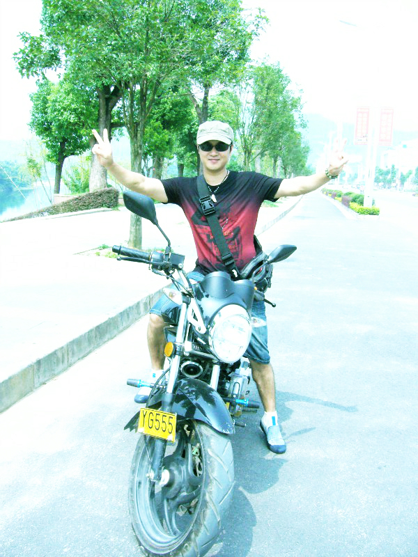 摩旅凤凰古城----两个人的自由。下午1点出发。。。190 / 作者:飞天鼠 / 帖子ID:94847