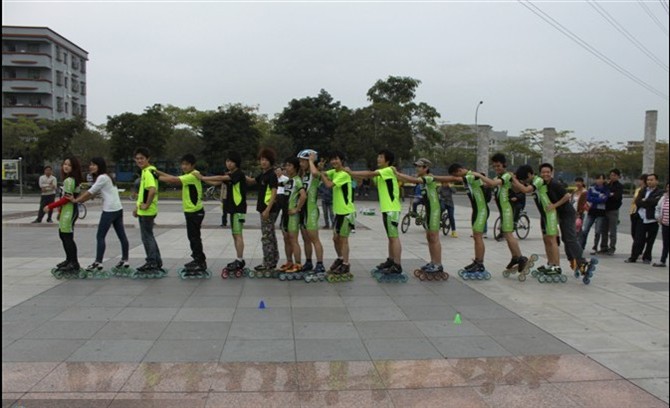 最爱自由轮滑121 / 作者:虚伪鉽谈情 / 帖子ID:95636