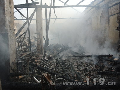 商店清晨发生火灾 恭城消防扑救转移“炸弹”545 / 作者:茶城路人 / 帖子ID:95803