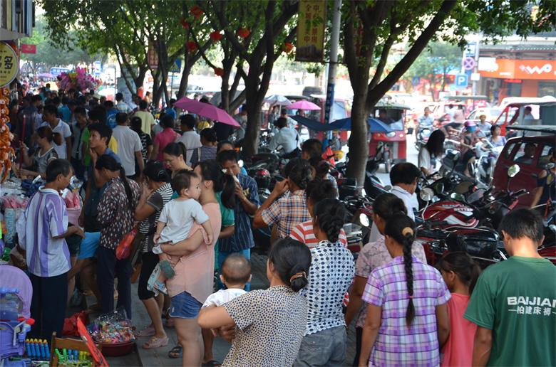 【今日话题】 中秋佳节  市民菜市场买菜忙772 / 作者:北辰 / 帖子ID:95836