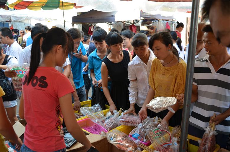 【今日话题】 中秋佳节  市民菜市场买菜忙398 / 作者:北辰 / 帖子ID:95836