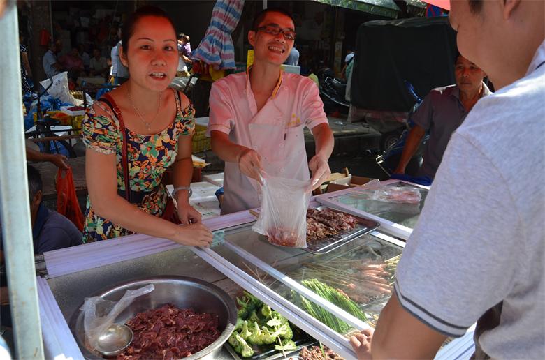【今日话题】 中秋佳节  市民菜市场买菜忙980 / 作者:北辰 / 帖子ID:95836