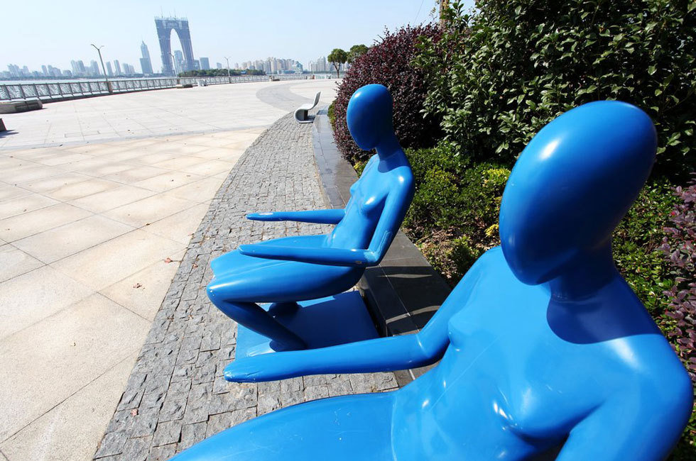 无奇不有>>苏州楼畔惊现裸女造型座椅??133 / 作者:龍虎袍哥 / 帖子ID:96581