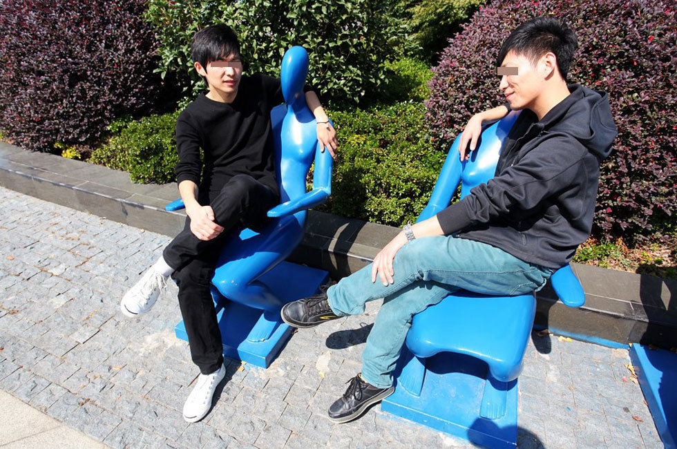 无奇不有>>苏州楼畔惊现裸女造型座椅??898 / 作者:龍虎袍哥 / 帖子ID:96581