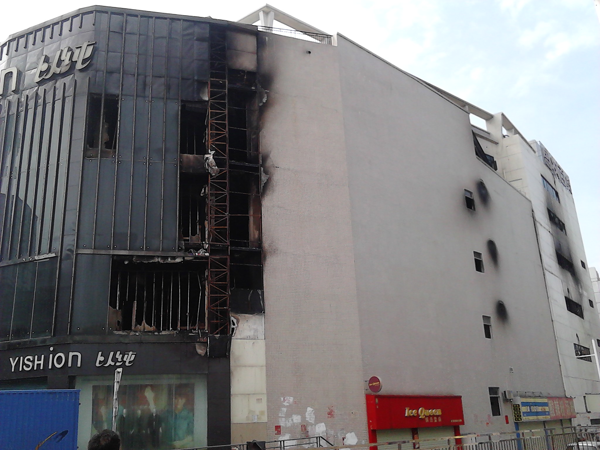 深圳市  石岩镇  盛妆百货    大火188 / 作者:758779802 / 帖子ID:97303