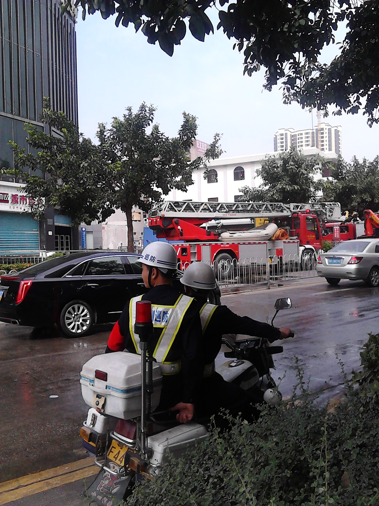 深圳市  石岩镇  盛妆百货    大火459 / 作者:758779802 / 帖子ID:97303