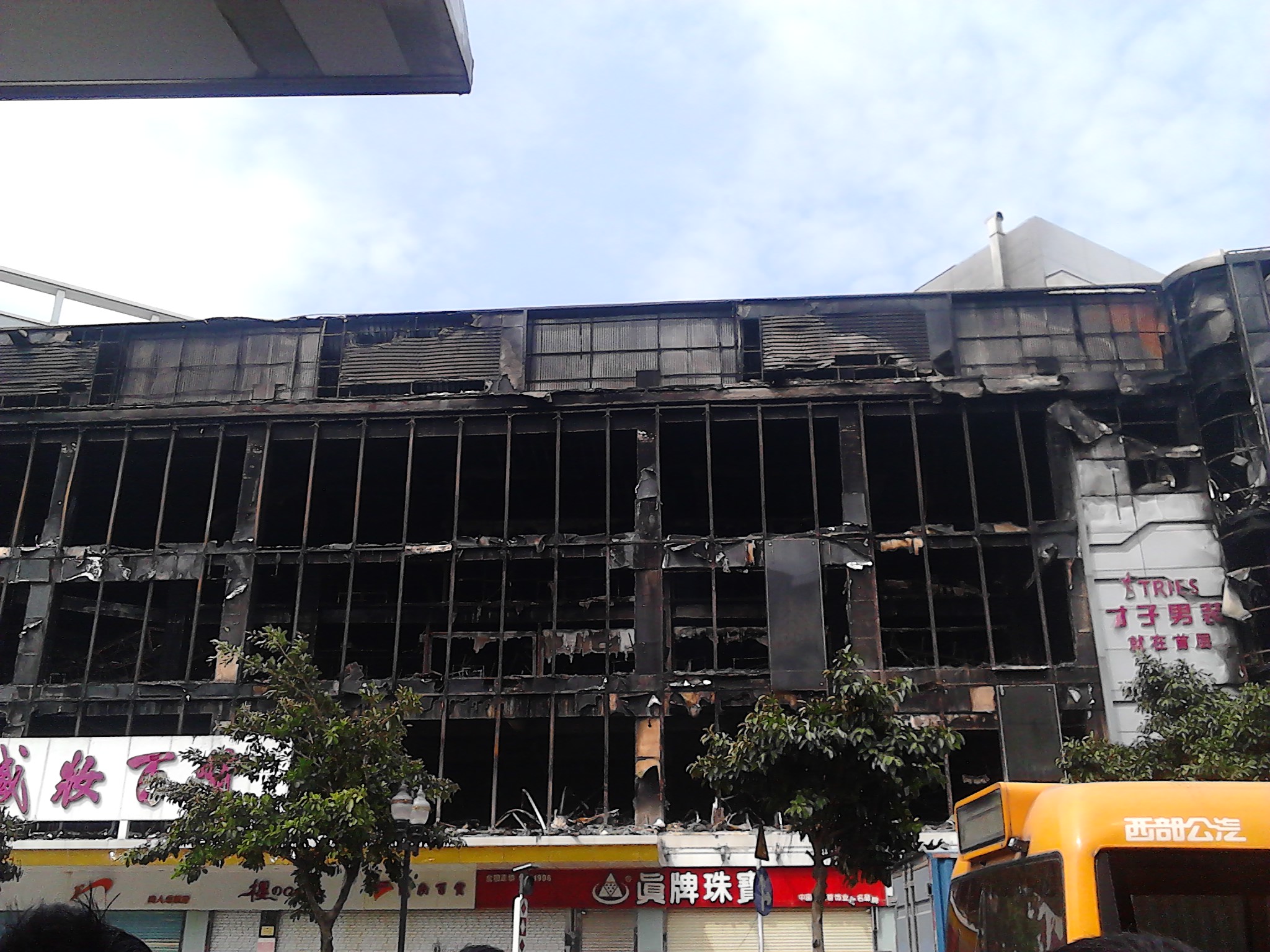 深圳市  石岩镇  盛妆百货    大火350 / 作者:758779802 / 帖子ID:97303