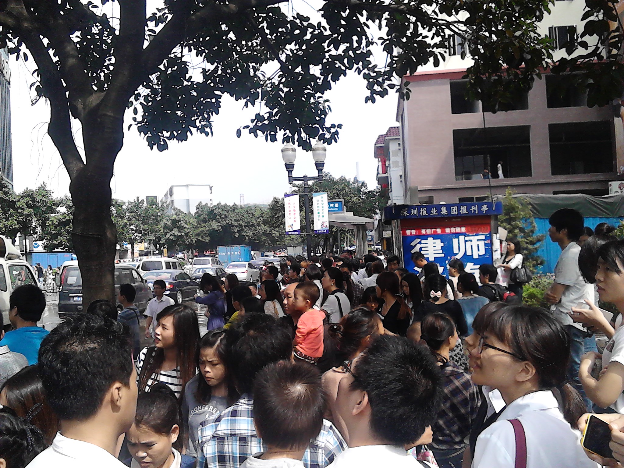 深圳市  石岩镇  盛妆百货    大火741 / 作者:758779802 / 帖子ID:97303