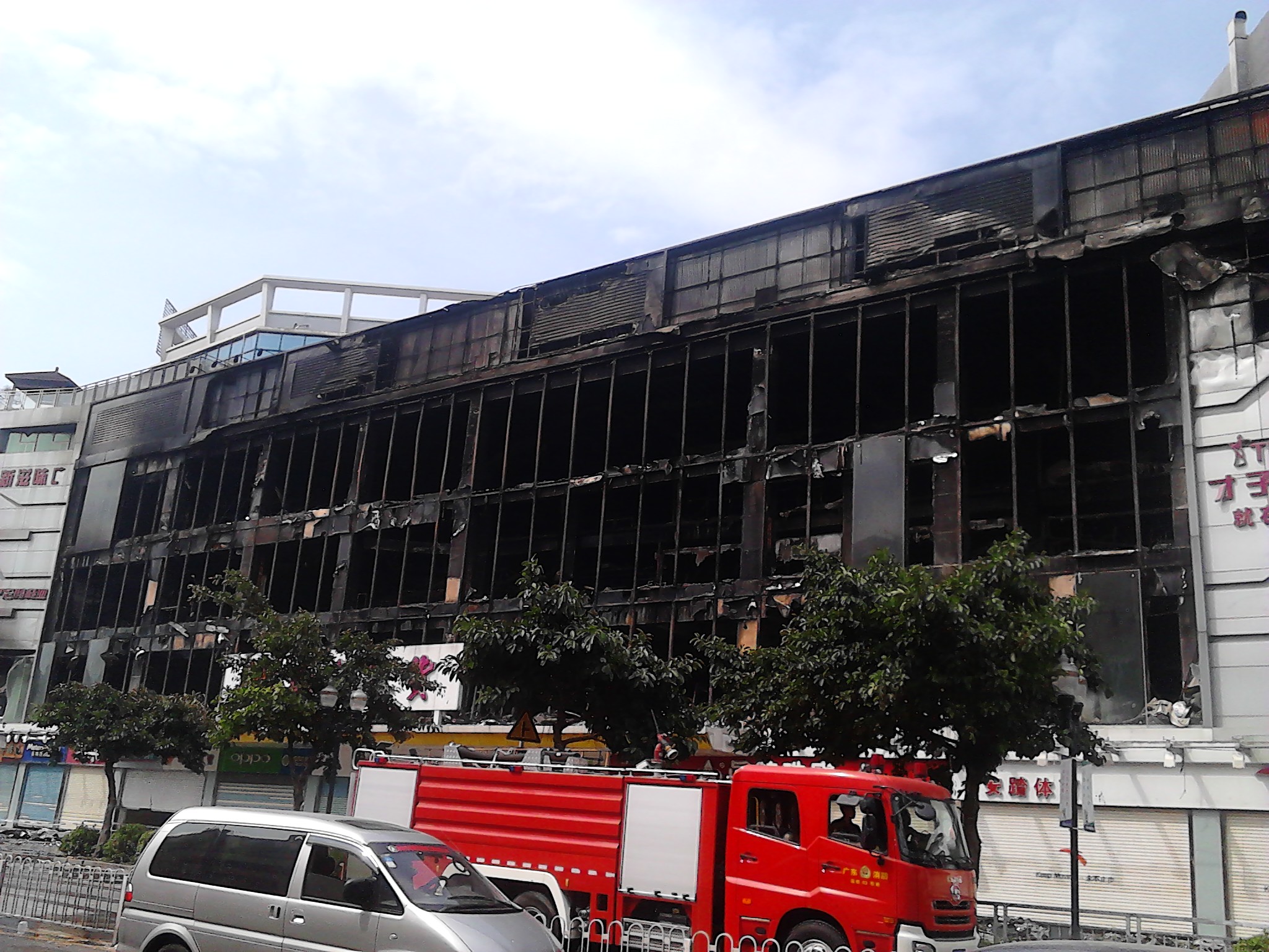 深圳市  石岩镇  盛妆百货    大火205 / 作者:758779802 / 帖子ID:97303