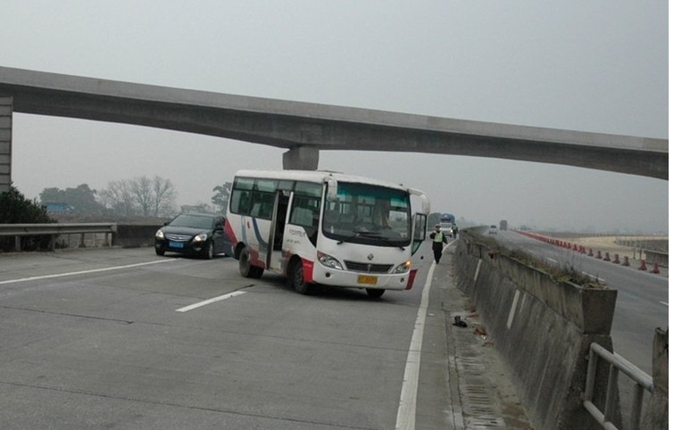 “12.2”全国交通安全日：这些交通陋习你摒弃了吗？835 / 作者:水墨茶江 / 帖子ID:98881