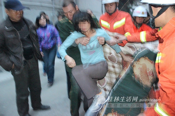 女子与丈夫吵架欲跳楼轻生877 / 作者:龍虎袍哥 / 帖子ID:99110