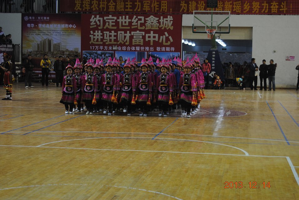 恭城全县小学生长鼓舞大赛350 / 作者:恭城蚂蜂 / 帖子ID:99154