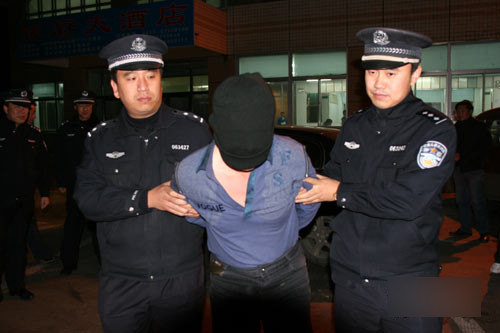 和13岁女孩宾馆开房发生性关系被抓 获刑3年662 / 作者:龍虎袍哥 / 帖子ID:99327