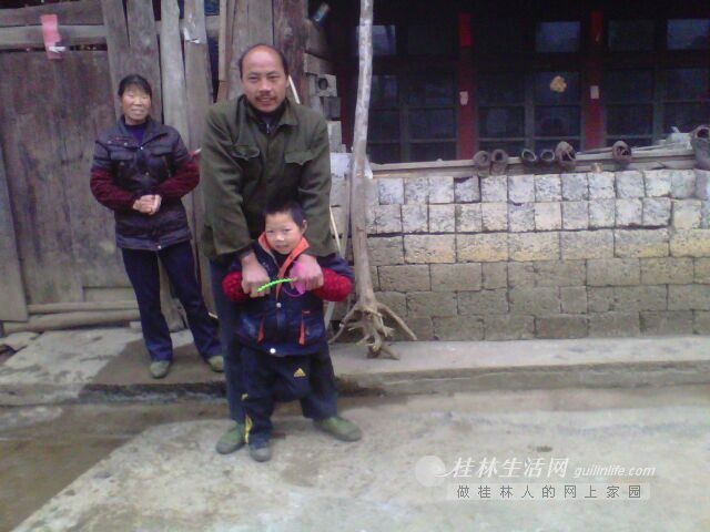 8岁男孩患重度地中海贫血 养父母不离不弃悉心照顾(图)636 / 作者:狗掰涛 / 帖子ID:99754