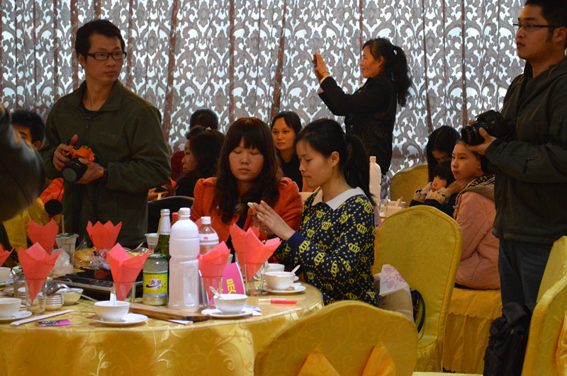 520.1314我们在一起社区年会（随手照了几张)883 / 作者:yatou / 帖子ID:99949