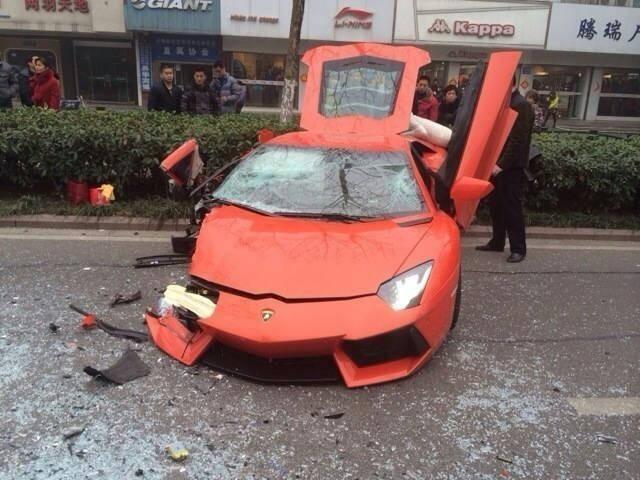 兰博基尼PK不过烂公交476 / 作者:恭城无聊人 / 帖子ID:99995