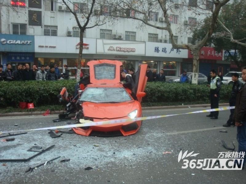 兰博基尼PK不过烂公交437 / 作者:恭城无聊人 / 帖子ID:99995