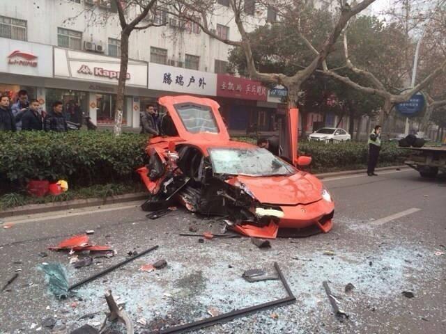 兰博基尼PK不过烂公交956 / 作者:恭城无聊人 / 帖子ID:99995