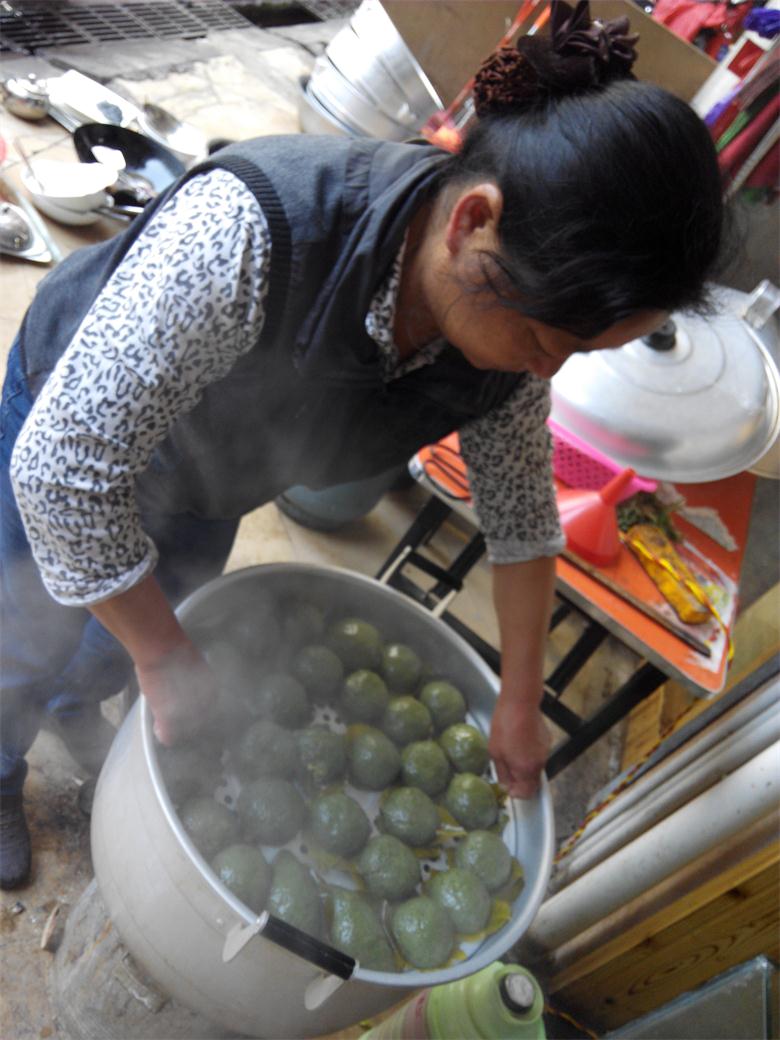 【清明到 艾粑香】美女店主做“艾粑”咯368 / 作者:北辰 / 帖子ID:101071