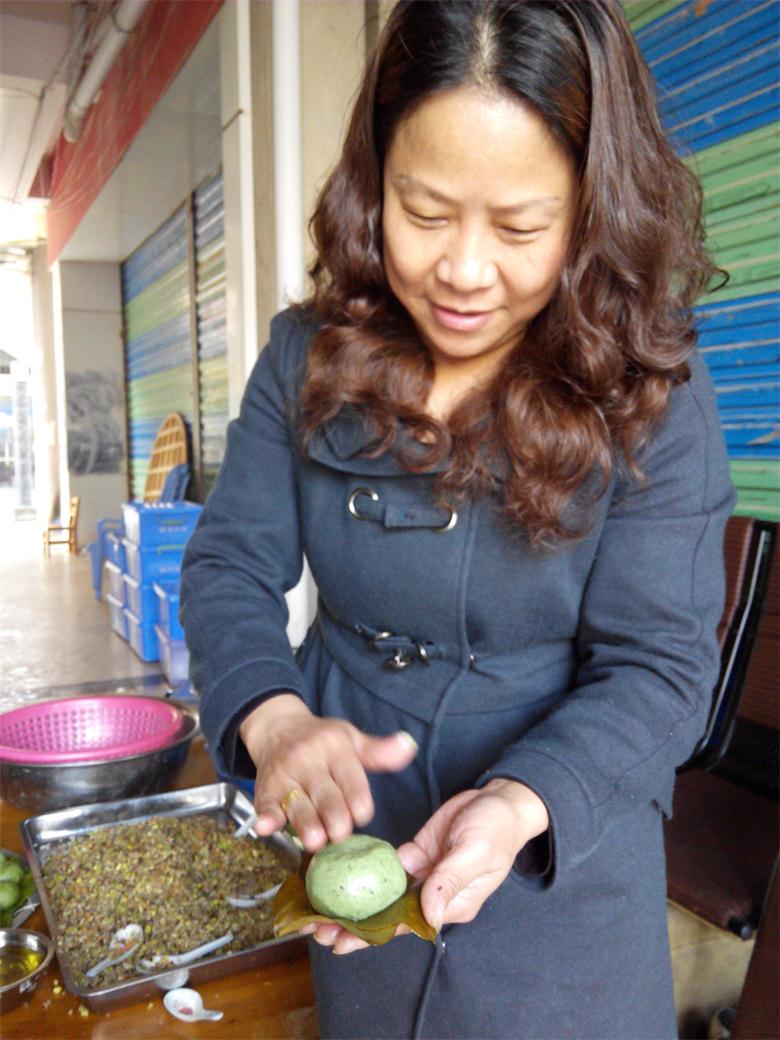 【清明到 艾粑香】美女店主做“艾粑”咯375 / 作者:北辰 / 帖子ID:101071