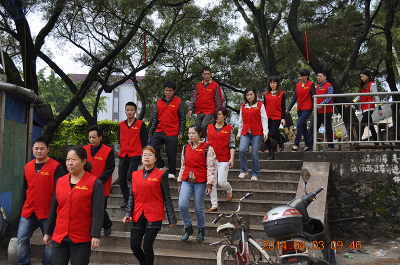 恭城爱心公益协会携手恭城520社区网缅怀革命烈士189 / 作者:社区小编 / 帖子ID:101075