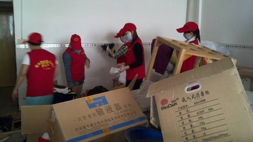 有爱心的女人.社会有你而精彩.734 / 作者:叶云 / 帖子ID:101219