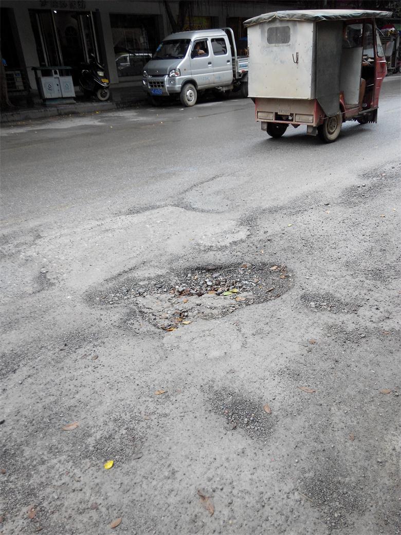 城市未老 道路已衰——恭城城市道路现状浅探477 / 作者:北辰 / 帖子ID:102756