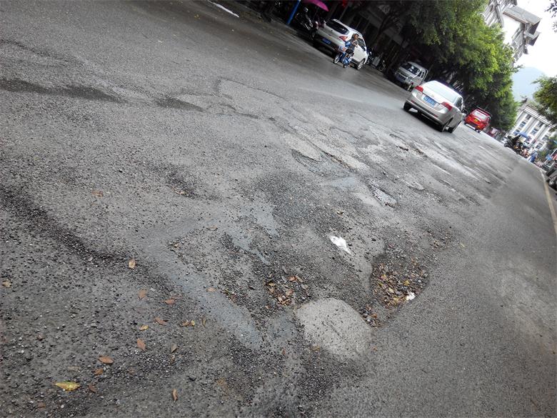 城市未老 道路已衰——恭城城市道路现状浅探572 / 作者:北辰 / 帖子ID:102756