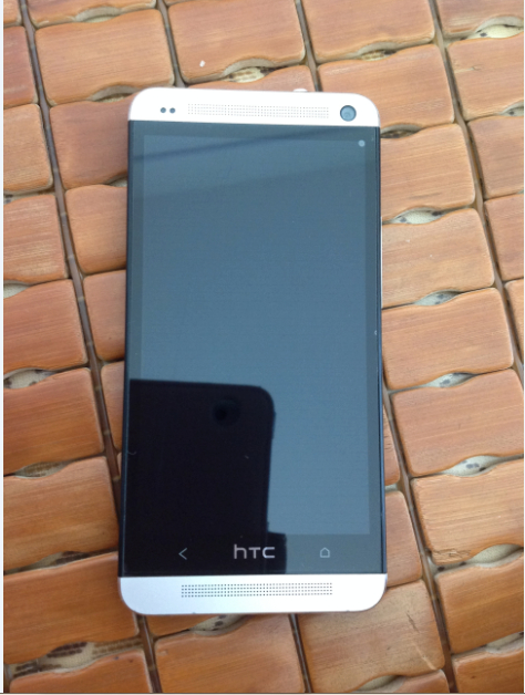 出售刚买两个半月的 htc one 手机一台 9.9新！降价了 1800元拿走！907 / 作者:▓丶Ｄ调゛丶 / 帖子ID:103735